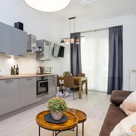 Appartement The Lohmeyerstr Vh Rechts, Lovely 2 Bedroom Up To 4 *
