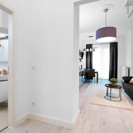 The Lohmeyerstr Vh Rechts, Lovely 2 Bedroom Up To 4 Apartment *