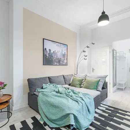 The Lohmeyerstr I, Lovely 1 Bedroom Group & Family Friendly, 2 - 4 Guests Apartment